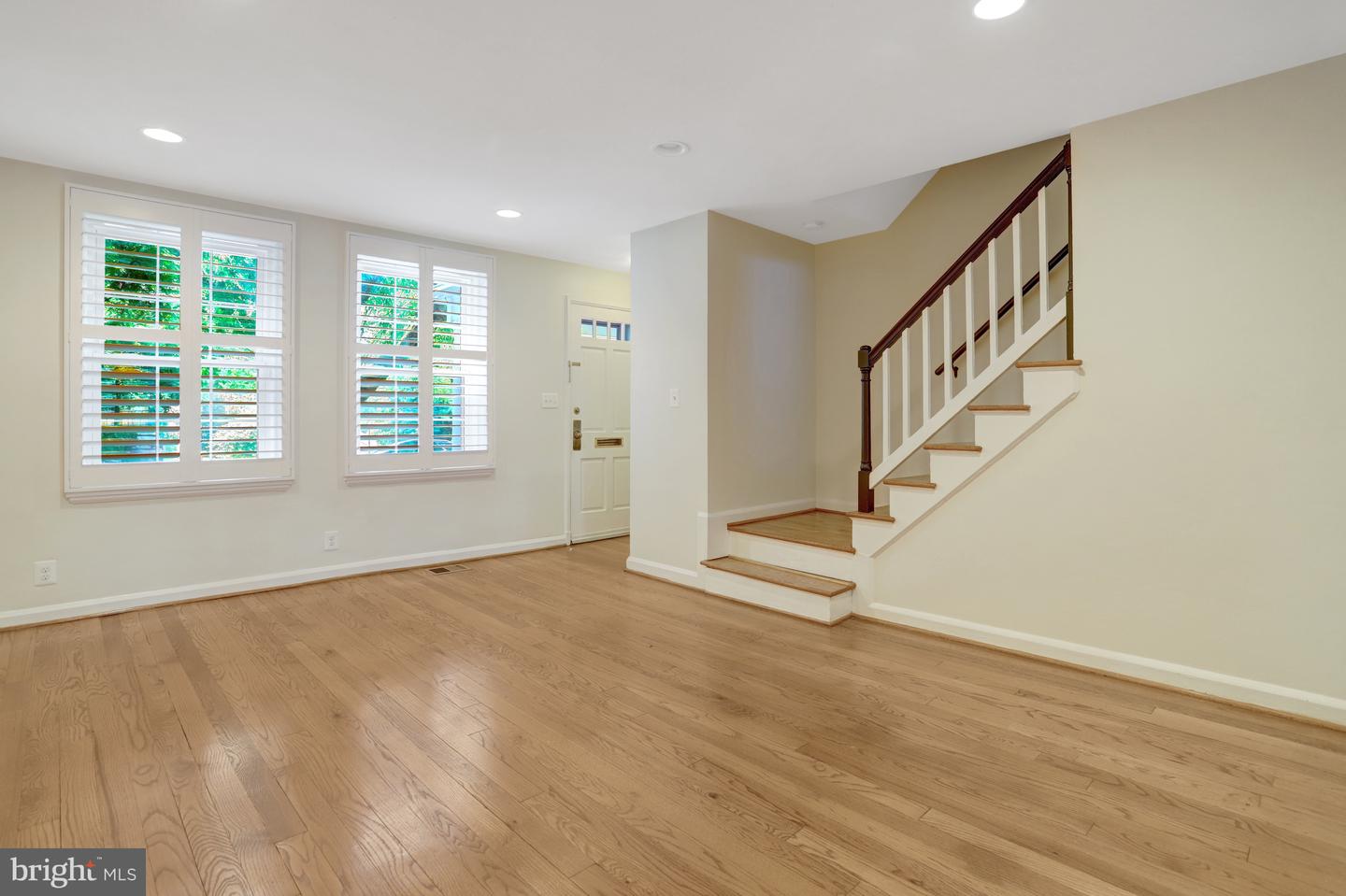 4725 31ST ST S, ARLINGTON, Virginia 22206, 2 Bedrooms Bedrooms, ,2 BathroomsBathrooms,Residential,For sale,4725 31ST ST S,VAAR2059090 MLS # VAAR2059090