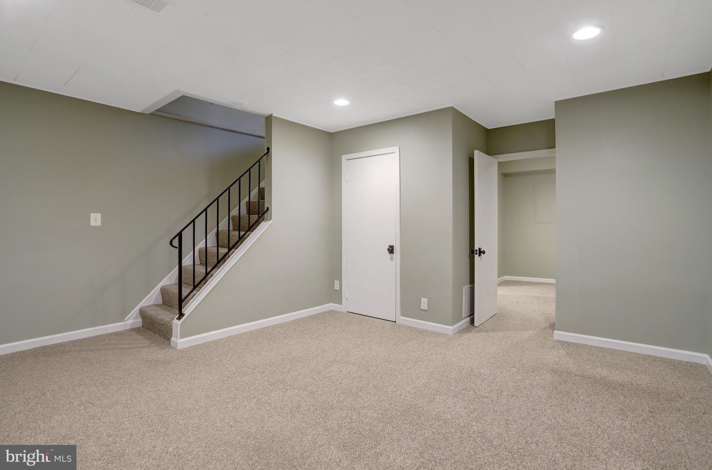 4725 31ST ST S, ARLINGTON, Virginia 22206, 2 Bedrooms Bedrooms, ,2 BathroomsBathrooms,Residential,For sale,4725 31ST ST S,VAAR2059090 MLS # VAAR2059090