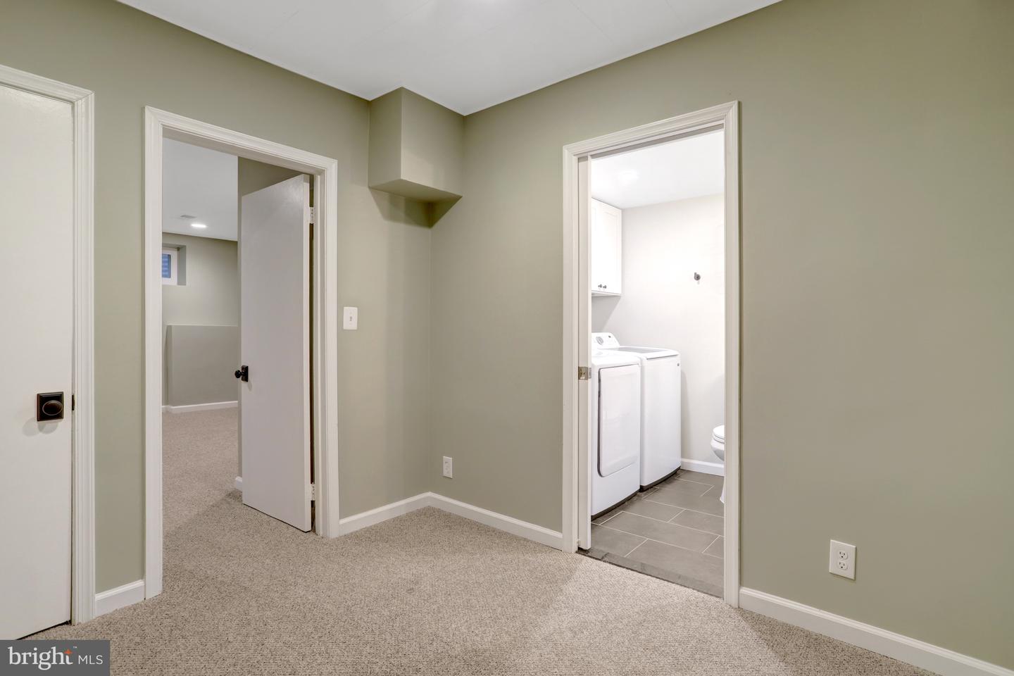 4725 31ST ST S, ARLINGTON, Virginia 22206, 2 Bedrooms Bedrooms, ,2 BathroomsBathrooms,Residential,For sale,4725 31ST ST S,VAAR2059090 MLS # VAAR2059090