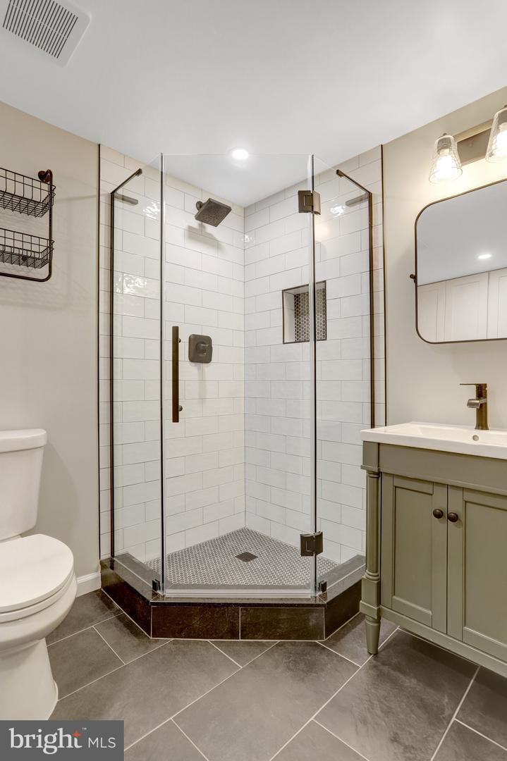 4725 31ST ST S, ARLINGTON, Virginia 22206, 2 Bedrooms Bedrooms, ,2 BathroomsBathrooms,Residential,For sale,4725 31ST ST S,VAAR2059090 MLS # VAAR2059090