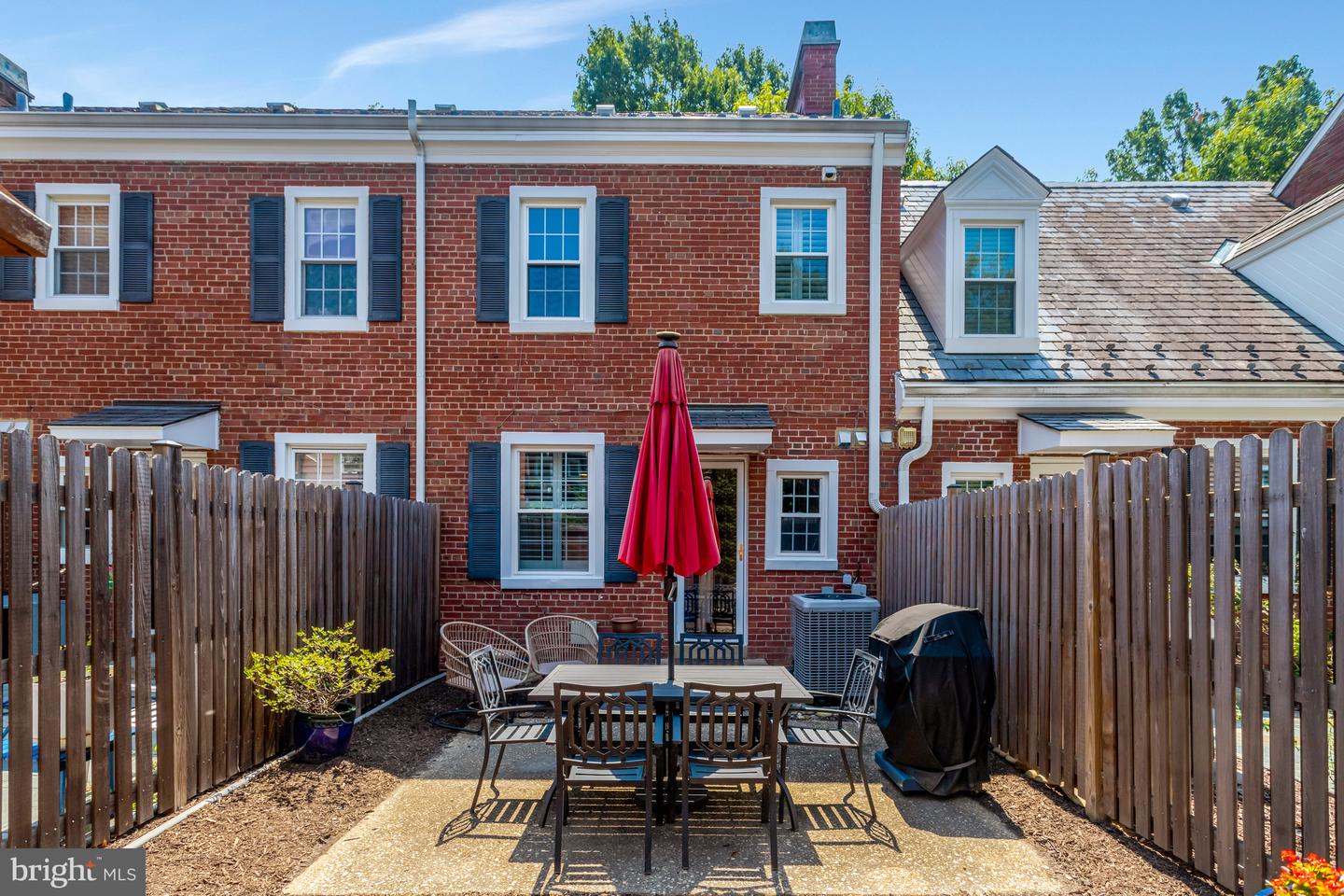 4725 31ST ST S, ARLINGTON, Virginia 22206, 2 Bedrooms Bedrooms, ,2 BathroomsBathrooms,Residential,For sale,4725 31ST ST S,VAAR2059090 MLS # VAAR2059090