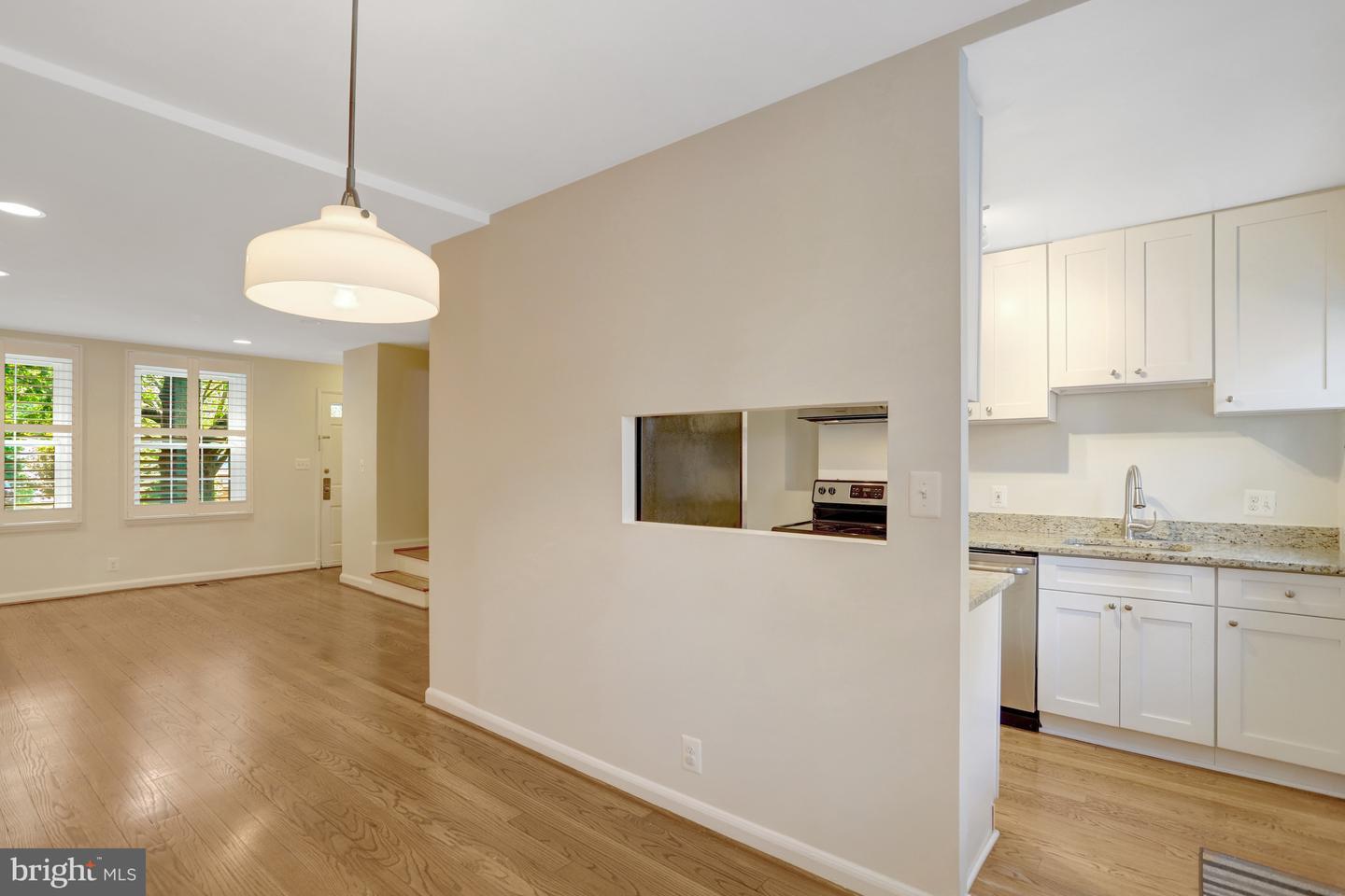 4725 31ST ST S, ARLINGTON, Virginia 22206, 2 Bedrooms Bedrooms, ,2 BathroomsBathrooms,Residential,For sale,4725 31ST ST S,VAAR2059090 MLS # VAAR2059090