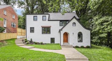 2520 N VERNON ST N, ARLINGTON, Virginia 22207, 5 Bedrooms Bedrooms, ,4 BathroomsBathrooms,Residential,For sale,2520 N VERNON ST N,VAAR2059182 MLS # VAAR2059182