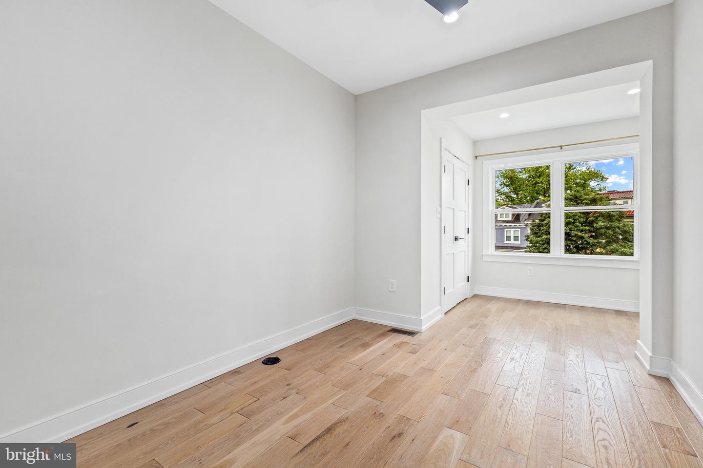 3525 16TH ST NW, WASHINGTON, District Of Columbia 20010, 4 Bedrooms Bedrooms, ,3 BathroomsBathrooms,Residential,For sale,3525 16TH ST NW,DCDC2205676 MLS # DCDC2205676