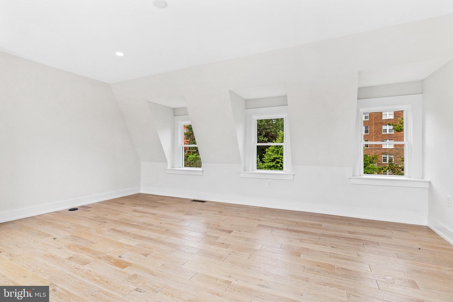 3525 16TH ST NW, WASHINGTON, District Of Columbia 20010, 4 Bedrooms Bedrooms, ,3 BathroomsBathrooms,Residential,For sale,3525 16TH ST NW,DCDC2205676 MLS # DCDC2205676