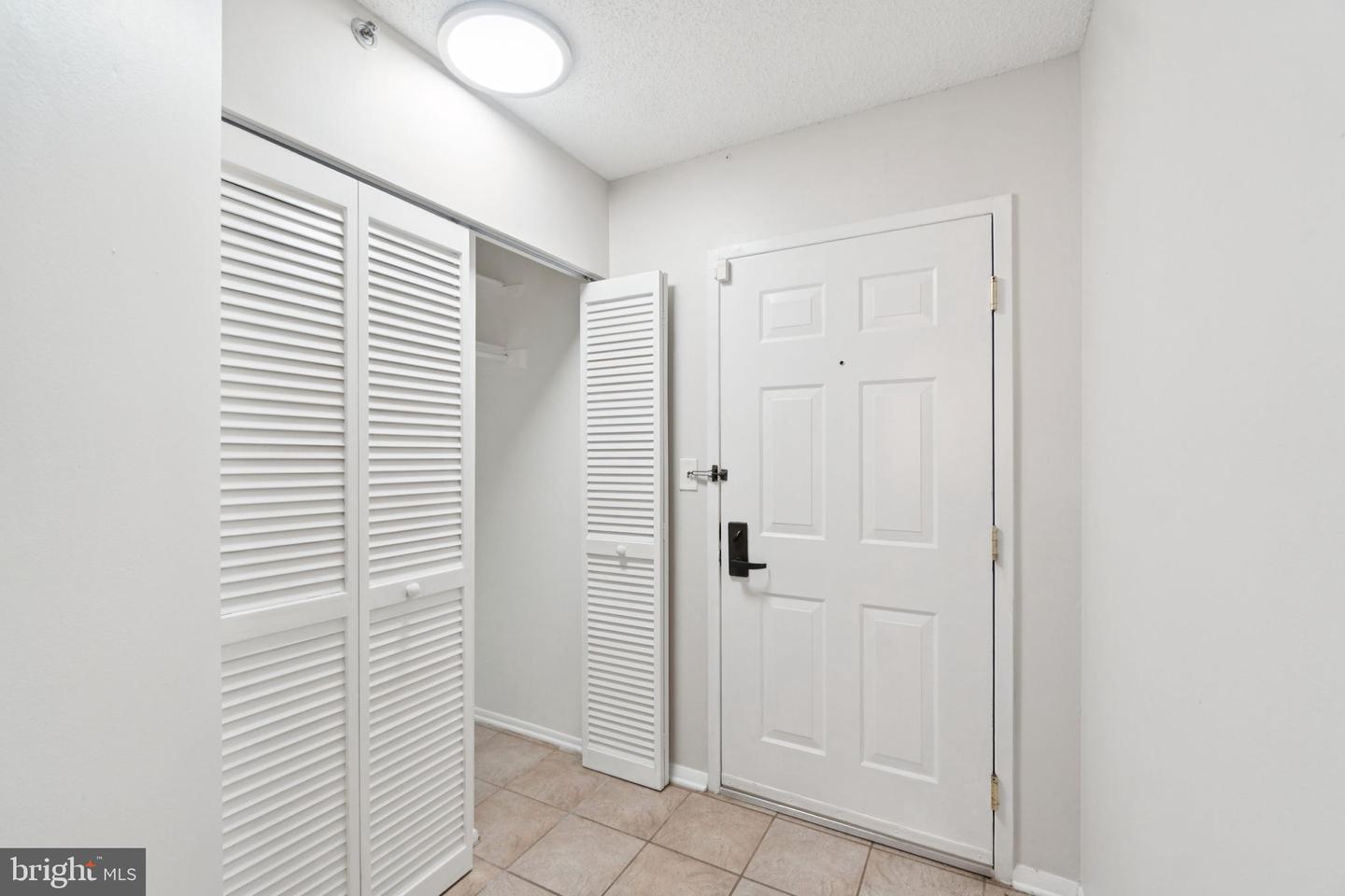 1001 N VERMONT ST #212, ARLINGTON, Virginia 22201, 1 Bedroom Bedrooms, ,1 BathroomBathrooms,Residential,For sale,1001 N VERMONT ST #212,VAAR2059408 MLS # VAAR2059408