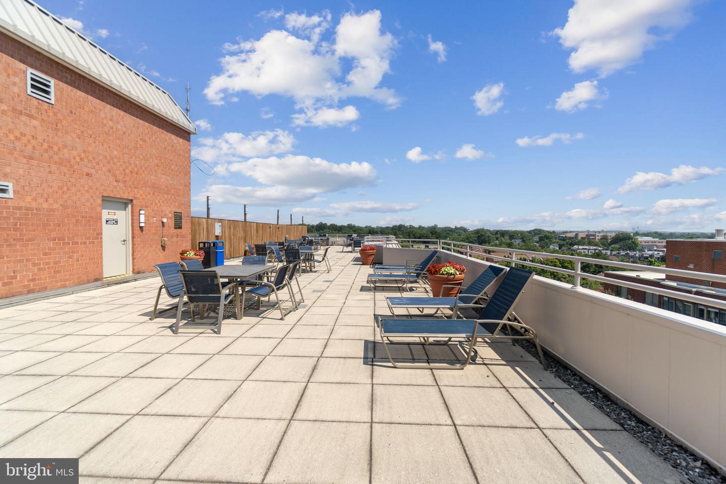 1001 N VERMONT ST #212, ARLINGTON, Virginia 22201, 1 Bedroom Bedrooms, ,1 BathroomBathrooms,Residential,For sale,1001 N VERMONT ST #212,VAAR2059408 MLS # VAAR2059408