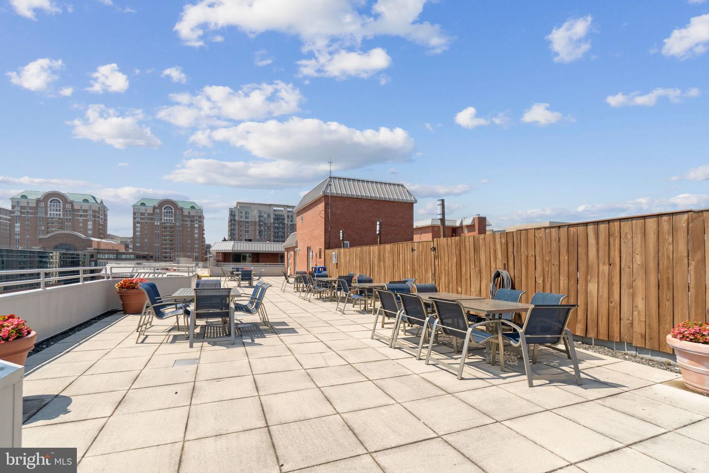 1001 N VERMONT ST #212, ARLINGTON, Virginia 22201, 1 Bedroom Bedrooms, ,1 BathroomBathrooms,Residential,For sale,1001 N VERMONT ST #212,VAAR2059408 MLS # VAAR2059408