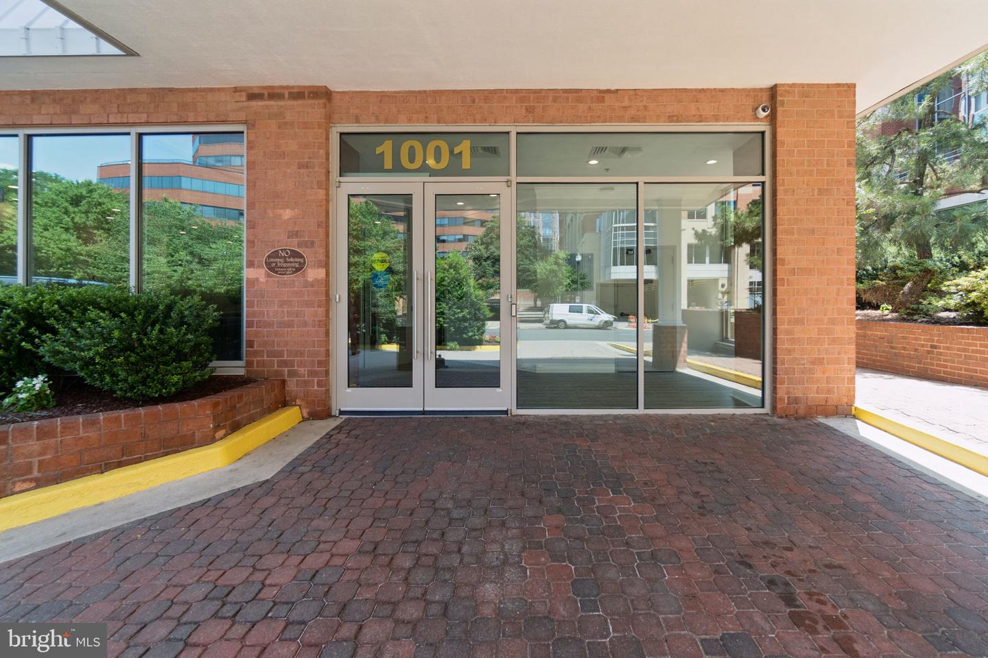 1001 N VERMONT ST #212, ARLINGTON, Virginia 22201, 1 Bedroom Bedrooms, ,1 BathroomBathrooms,Residential,For sale,1001 N VERMONT ST #212,VAAR2059408 MLS # VAAR2059408