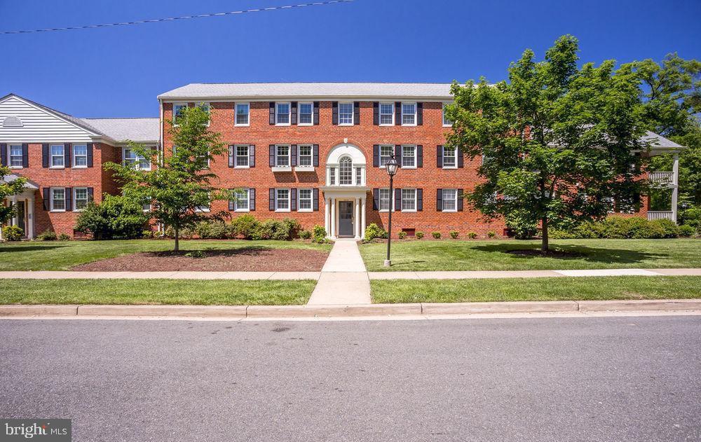 6625 10TH ST #B-1, ALEXANDRIA, Virginia 22307, 3 Bedrooms Bedrooms, ,1 BathroomBathrooms,Residential,For sale,6625 10TH ST #B-1,VAFX2249334 MLS # VAFX2249334