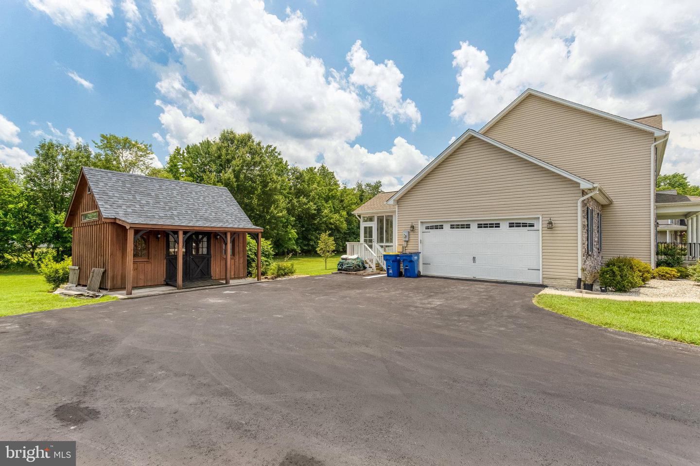 5 CHET ATKINS CT, FREDERICKSBURG, Virginia 22405, 5 Bedrooms Bedrooms, ,3 BathroomsBathrooms,Residential,For sale,5 CHET ATKINS CT,VAST2040346 MLS # VAST2040346