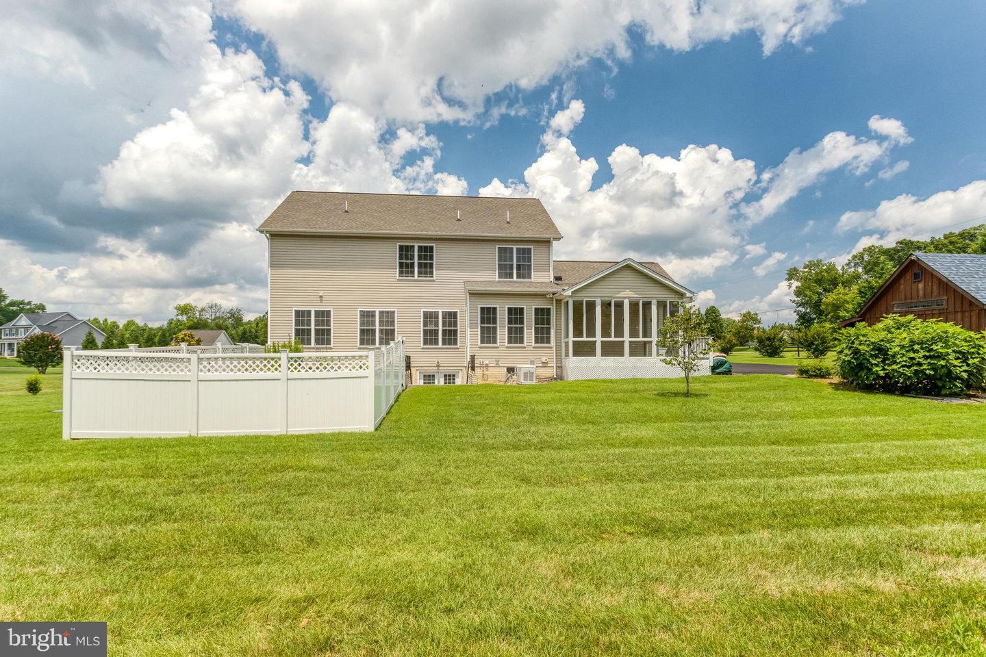 5 CHET ATKINS CT, FREDERICKSBURG, Virginia 22405, 5 Bedrooms Bedrooms, ,3 BathroomsBathrooms,Residential,For sale,5 CHET ATKINS CT,VAST2040346 MLS # VAST2040346