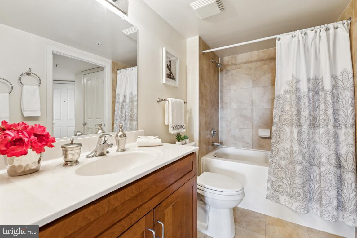 2220 FAIRFAX DR #309, ARLINGTON, Virginia 22201, 1 Bedroom Bedrooms, 4 Rooms Rooms,1 BathroomBathrooms,Residential,For sale,2220 FAIRFAX DR #309,VAAR2060082 MLS # VAAR2060082