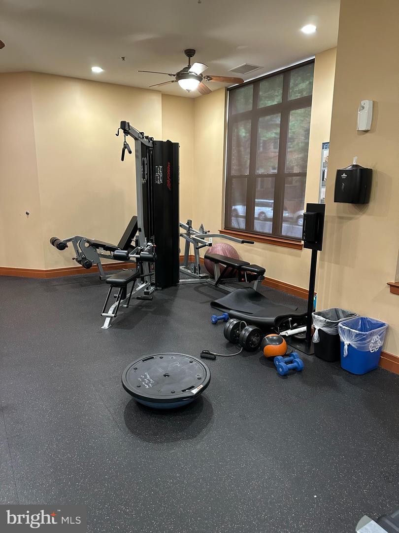 2220 FAIRFAX DR #309, ARLINGTON, Virginia 22201, 1 Bedroom Bedrooms, 4 Rooms Rooms,1 BathroomBathrooms,Residential,For sale,2220 FAIRFAX DR #309,VAAR2060082 MLS # VAAR2060082