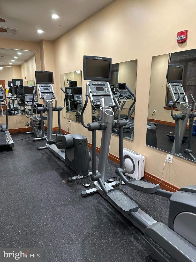 2220 FAIRFAX DR #309, ARLINGTON, Virginia 22201, 1 Bedroom Bedrooms, 4 Rooms Rooms,1 BathroomBathrooms,Residential,For sale,2220 FAIRFAX DR #309,VAAR2060082 MLS # VAAR2060082
