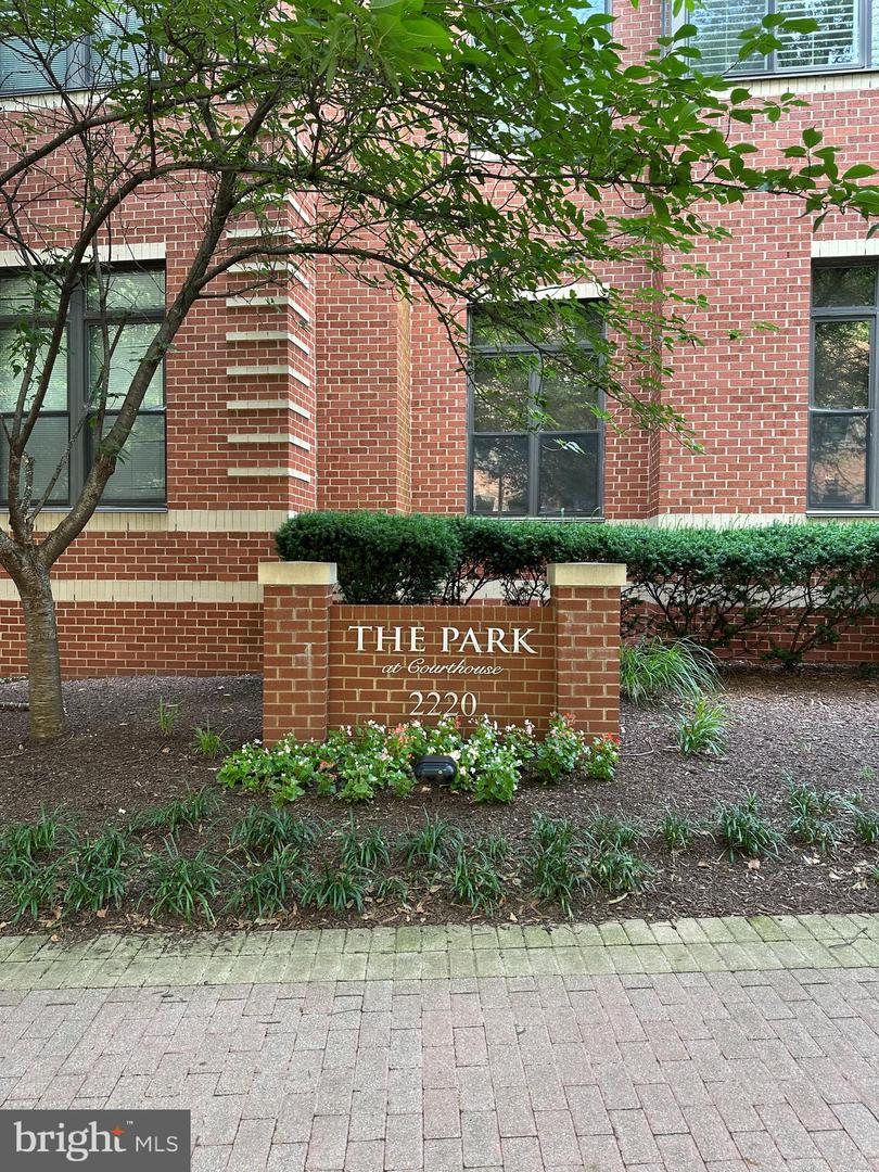 2220 FAIRFAX DR #309, ARLINGTON, Virginia 22201, 1 Bedroom Bedrooms, 4 Rooms Rooms,1 BathroomBathrooms,Residential,For sale,2220 FAIRFAX DR #309,VAAR2060082 MLS # VAAR2060082