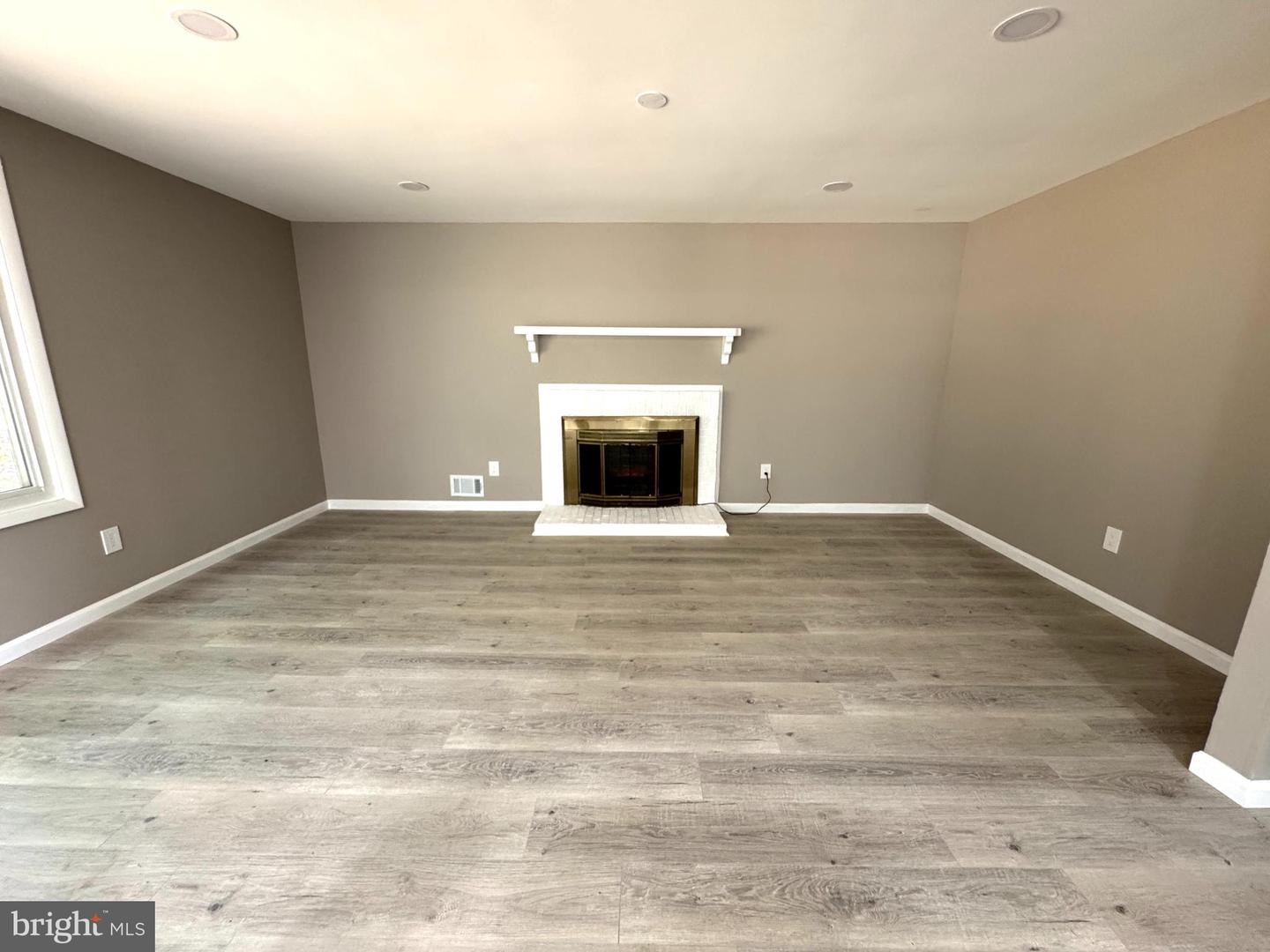 15 GREENFIELD CT, STERLING, Virginia 20164, 4 Bedrooms Bedrooms, ,2 BathroomsBathrooms,Residential,For sale,15 GREENFIELD CT,VALO2101370 MLS # VALO2101370