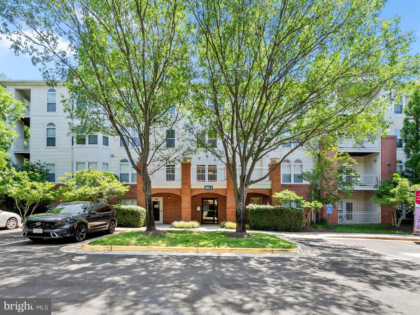 2911 DEER HOLLOW WAY #118, FAIRFAX, Virginia 22031, 2 Bedrooms Bedrooms, ,2 BathroomsBathrooms,Residential,For sale,2911 DEER HOLLOW WAY #118,VAFX2253848 MLS # VAFX2253848