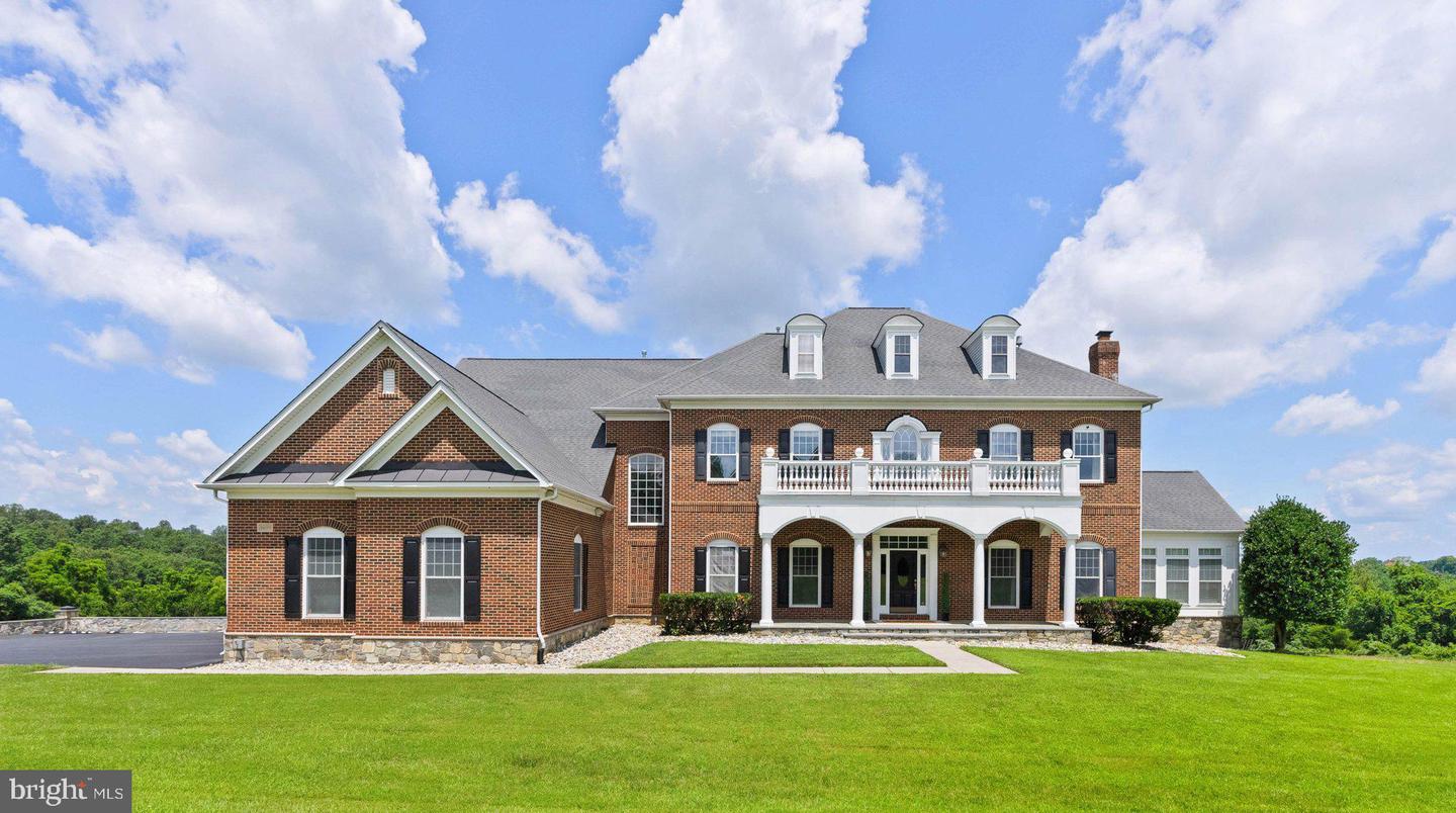 22077 OATLANDS RD, ALDIE, Virginia 20105, 5 Bedrooms Bedrooms, ,5 BathroomsBathrooms,Residential,For sale,22077 OATLANDS RD,VALO2101470 MLS # VALO2101470