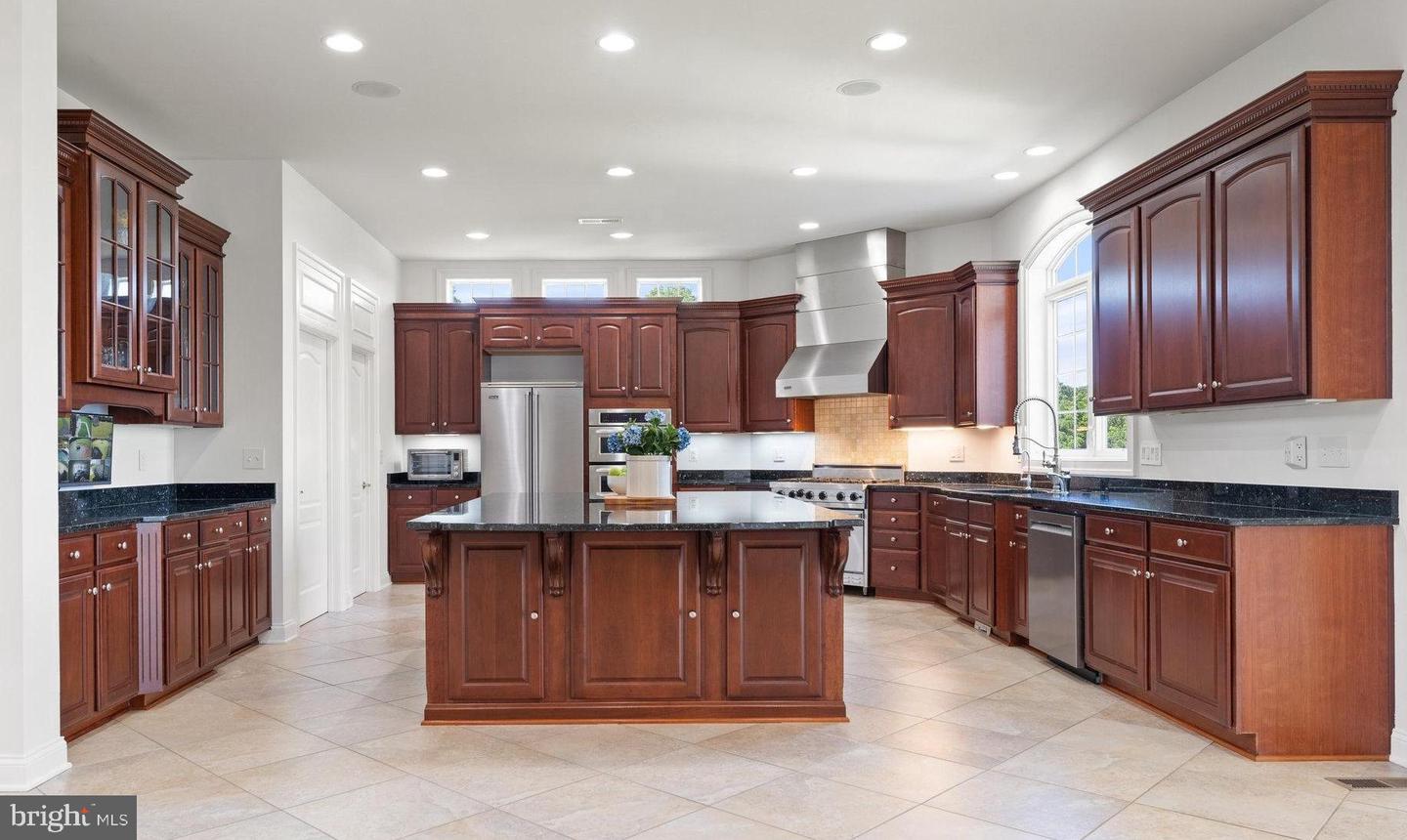 22077 OATLANDS RD, ALDIE, Virginia 20105, 5 Bedrooms Bedrooms, ,5 BathroomsBathrooms,Residential,For sale,22077 OATLANDS RD,VALO2101470 MLS # VALO2101470