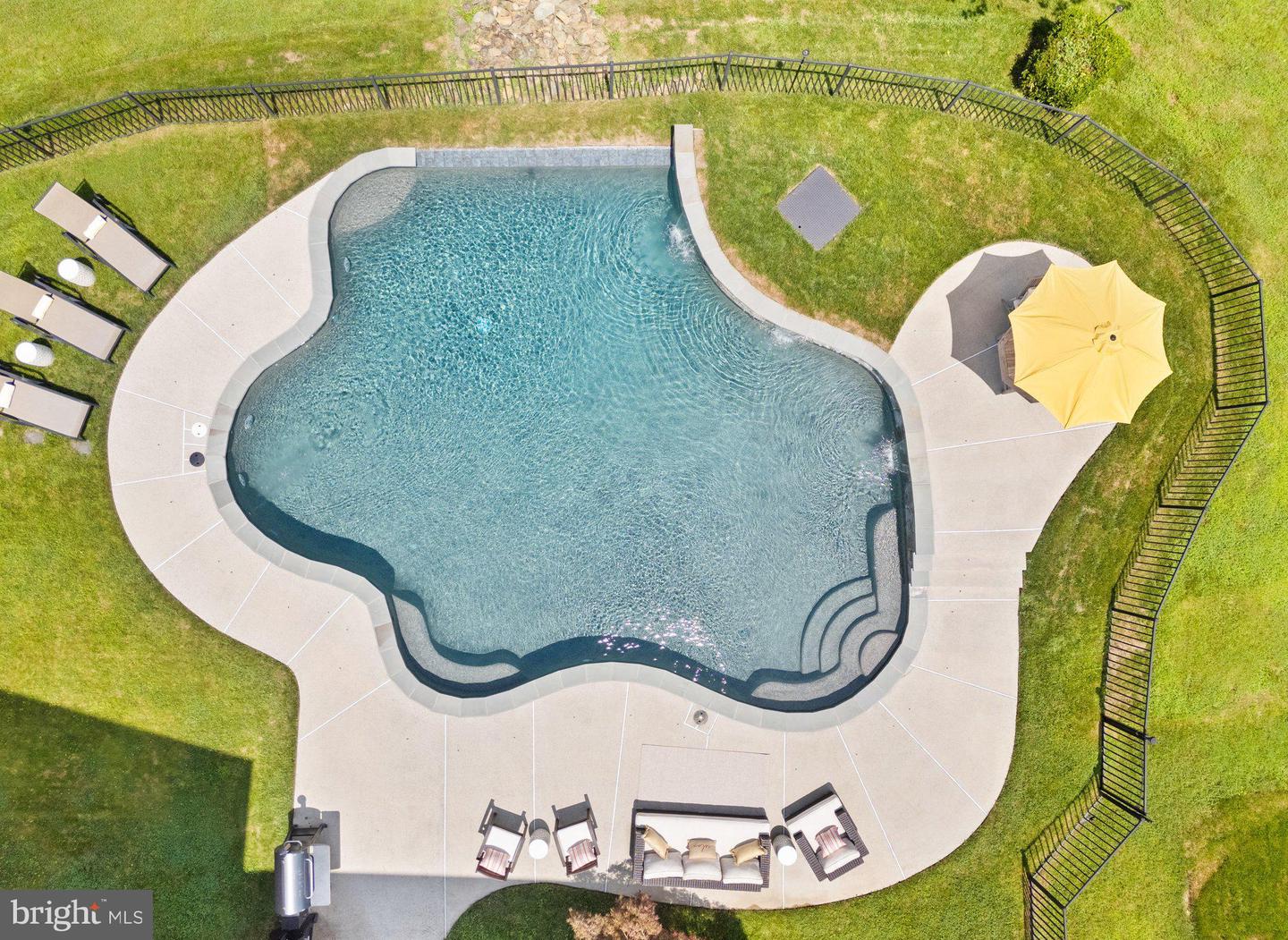 22077 OATLANDS RD, ALDIE, Virginia 20105, 5 Bedrooms Bedrooms, ,5 BathroomsBathrooms,Residential,For sale,22077 OATLANDS RD,VALO2101470 MLS # VALO2101470
