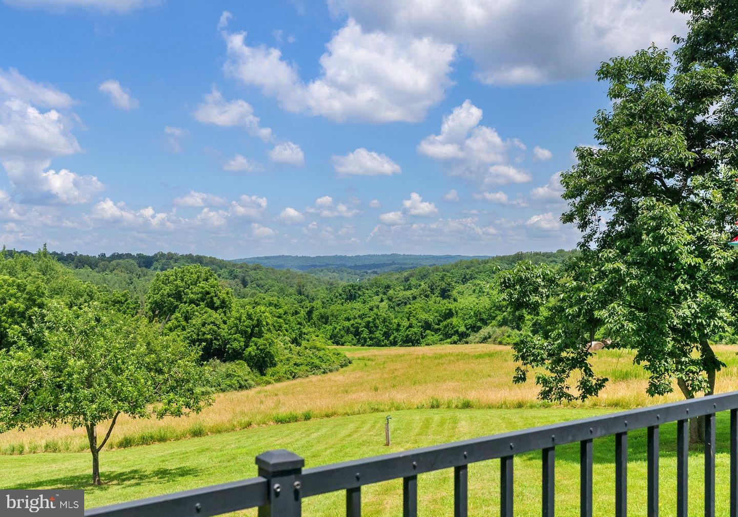 22077 OATLANDS RD, ALDIE, Virginia 20105, 5 Bedrooms Bedrooms, ,5 BathroomsBathrooms,Residential,For sale,22077 OATLANDS RD,VALO2101470 MLS # VALO2101470