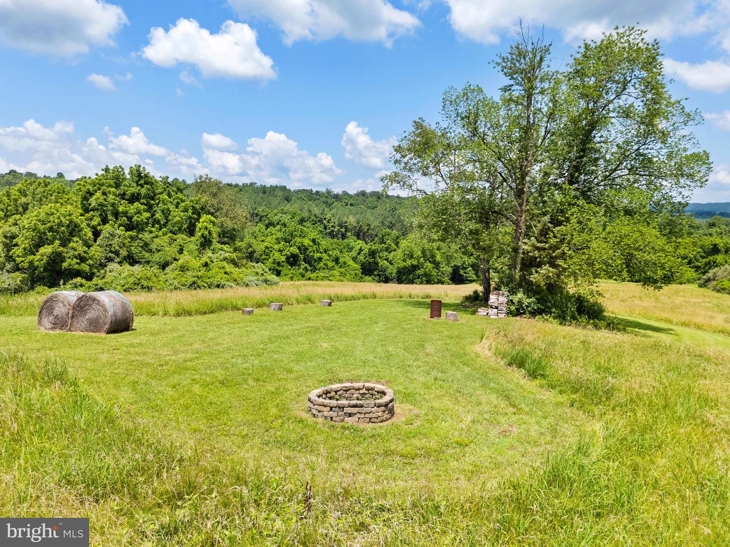 22077 OATLANDS RD, ALDIE, Virginia 20105, 5 Bedrooms Bedrooms, ,5 BathroomsBathrooms,Residential,For sale,22077 OATLANDS RD,VALO2101470 MLS # VALO2101470