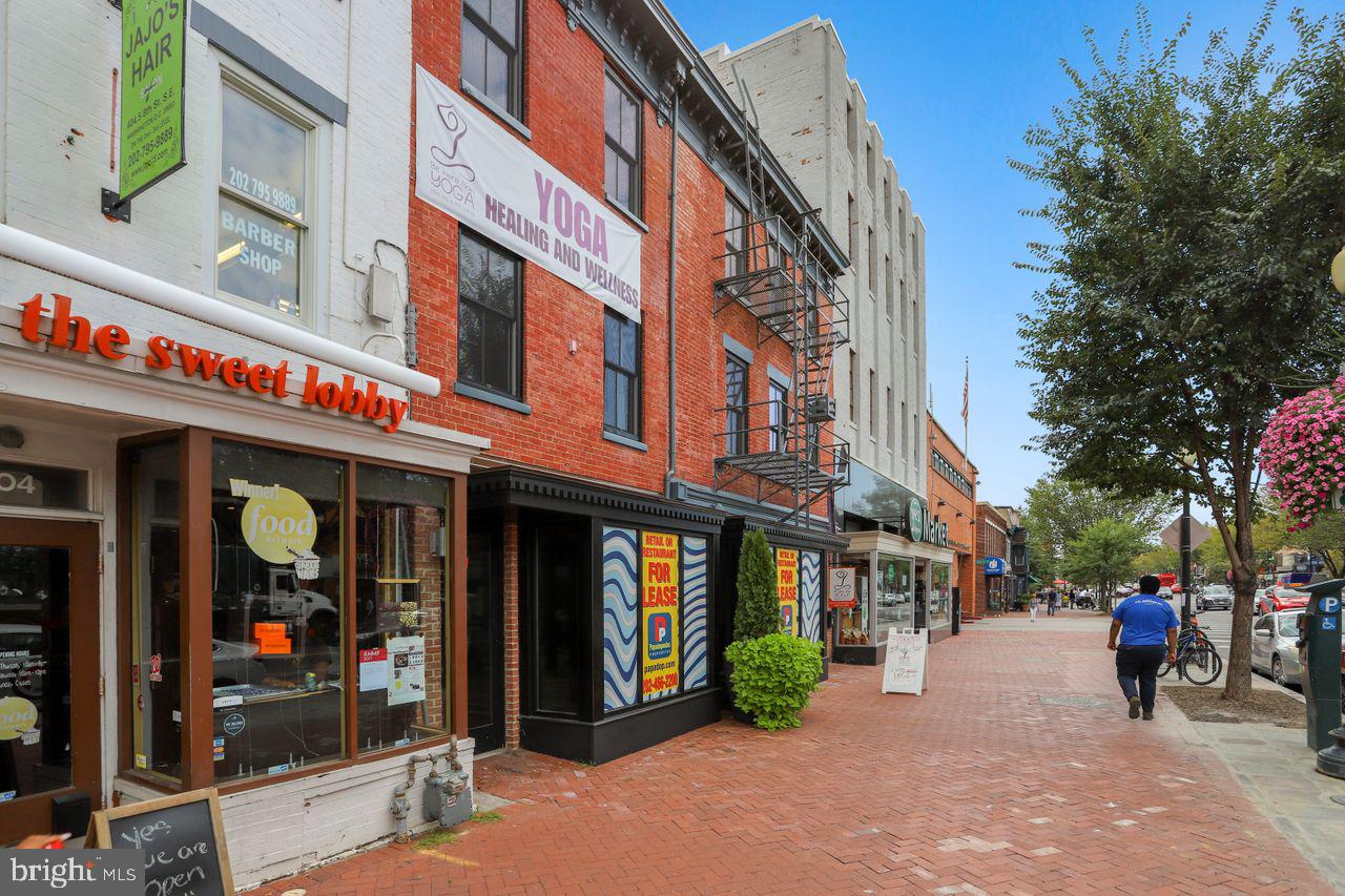 1110 3RD ST NE, WASHINGTON, District Of Columbia 20002, 2 Bedrooms Bedrooms, ,1 BathroomBathrooms,Residential,For sale,1110 3RD ST NE,DCDC2209022 MLS # DCDC2209022
