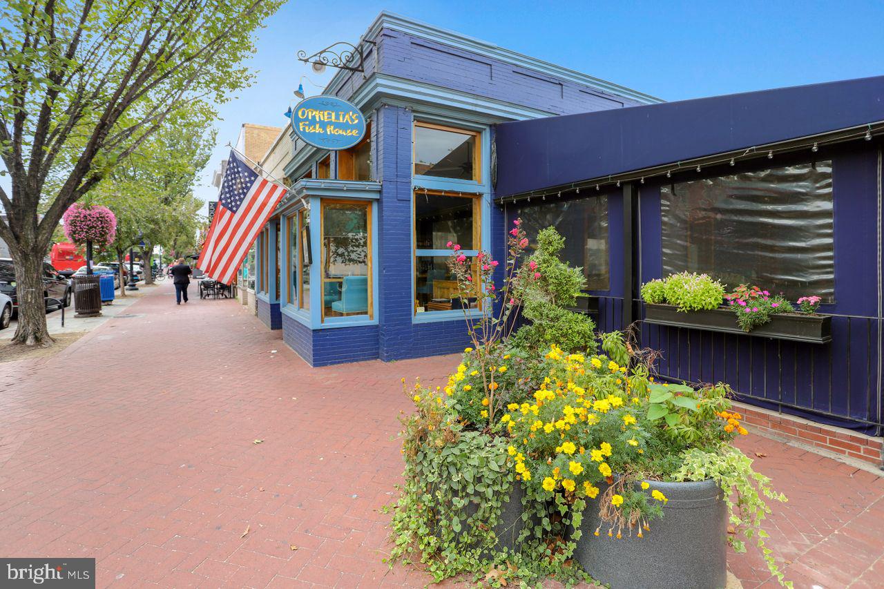 1110 3RD ST NE, WASHINGTON, District Of Columbia 20002, 2 Bedrooms Bedrooms, ,1 BathroomBathrooms,Residential,For sale,1110 3RD ST NE,DCDC2209022 MLS # DCDC2209022