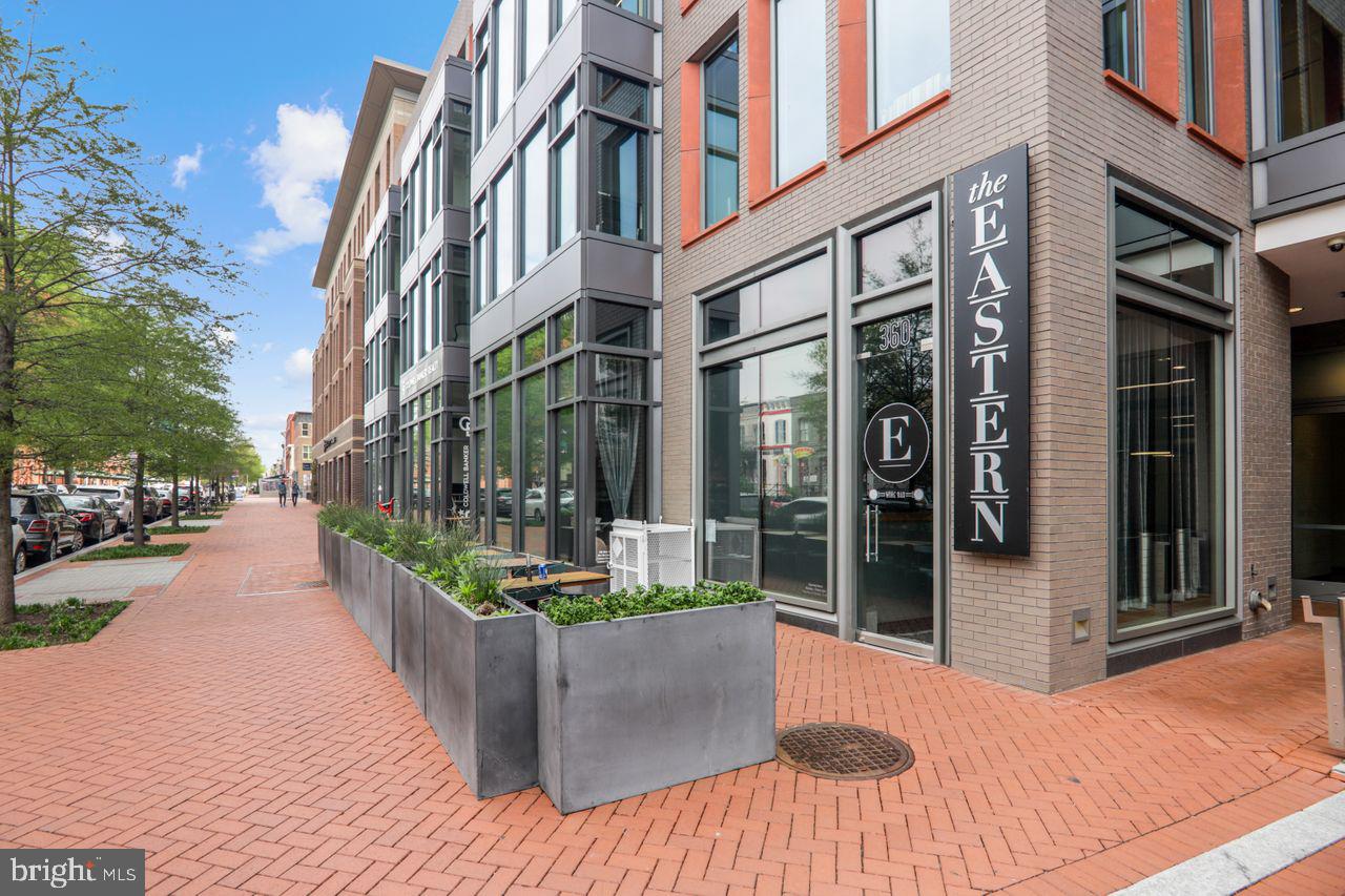 1110 3RD ST NE, WASHINGTON, District Of Columbia 20002, 2 Bedrooms Bedrooms, ,1 BathroomBathrooms,Residential,For sale,1110 3RD ST NE,DCDC2209022 MLS # DCDC2209022