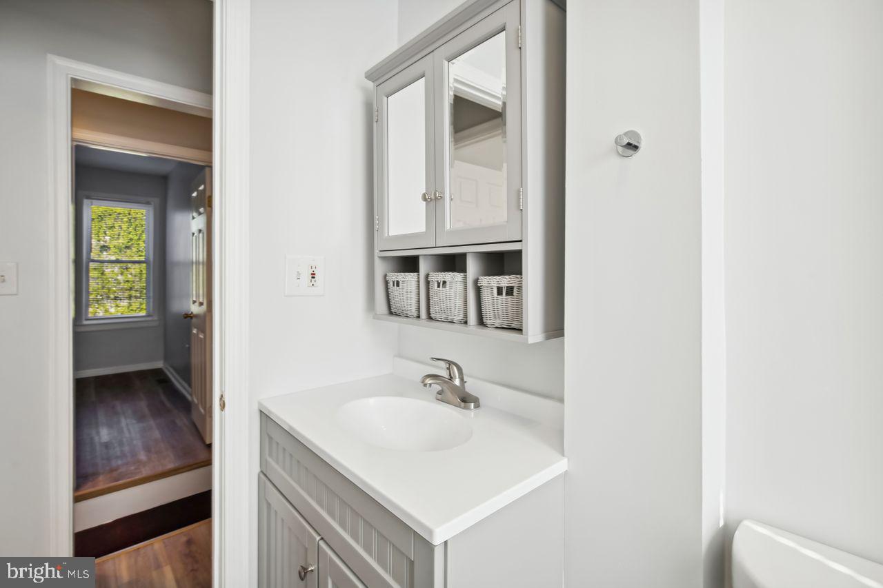 1110 3RD ST NE, WASHINGTON, District Of Columbia 20002, 2 Bedrooms Bedrooms, ,1 BathroomBathrooms,Residential,For sale,1110 3RD ST NE,DCDC2209022 MLS # DCDC2209022