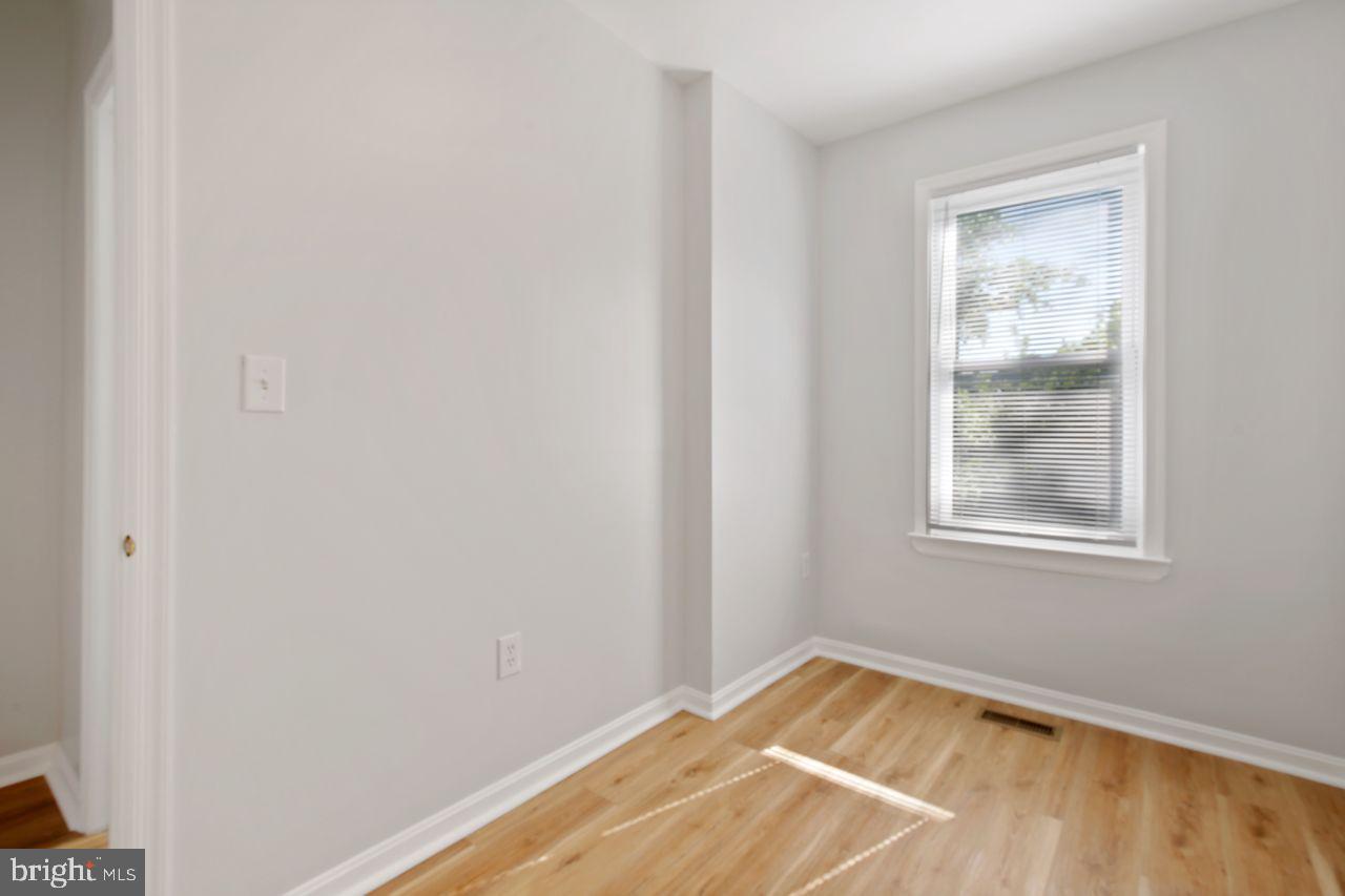 1110 3RD ST NE, WASHINGTON, District Of Columbia 20002, 2 Bedrooms Bedrooms, ,1 BathroomBathrooms,Residential,For sale,1110 3RD ST NE,DCDC2209022 MLS # DCDC2209022