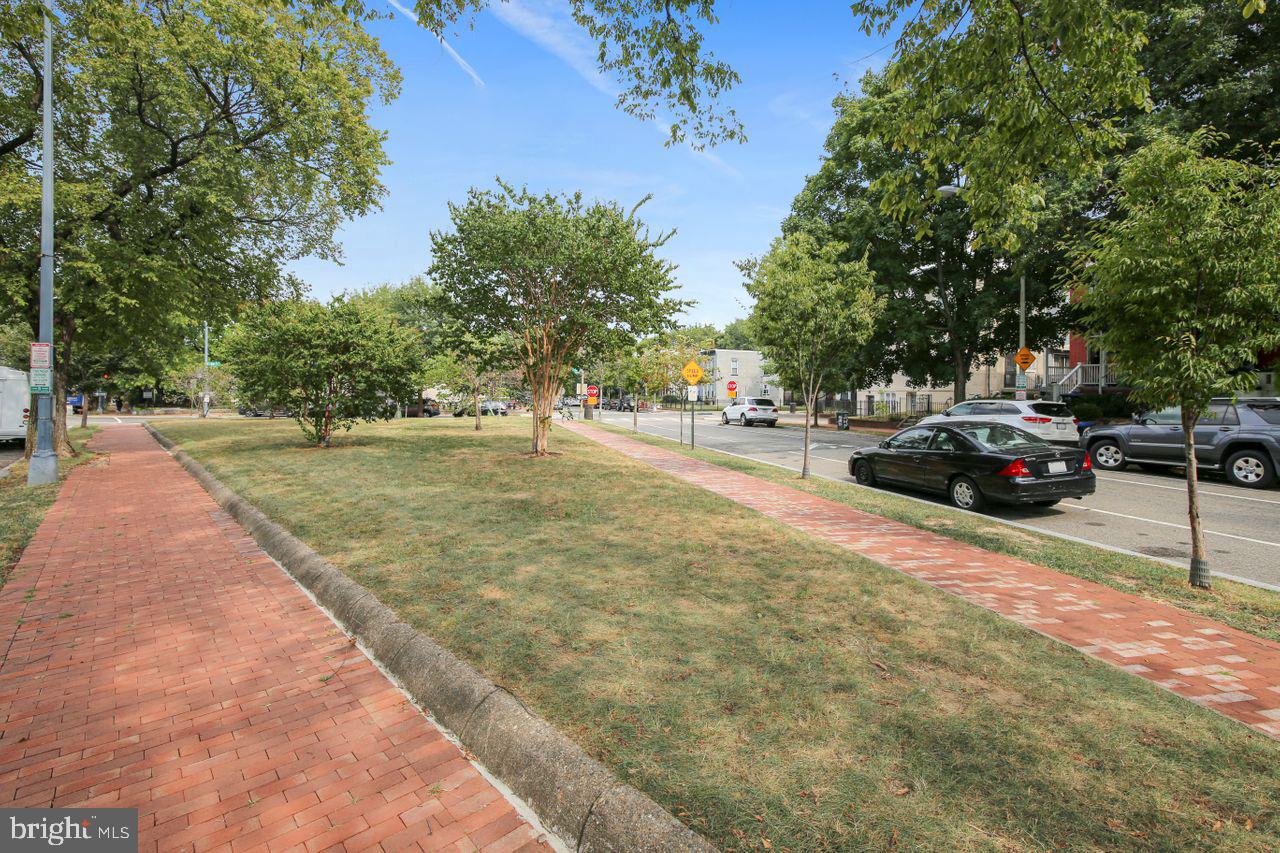 1110 3RD ST NE, WASHINGTON, District Of Columbia 20002, 2 Bedrooms Bedrooms, ,1 BathroomBathrooms,Residential,For sale,1110 3RD ST NE,DCDC2209022 MLS # DCDC2209022