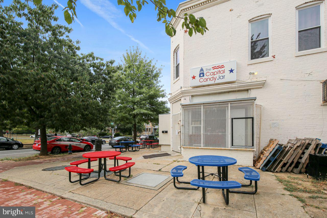 1110 3RD ST NE, WASHINGTON, District Of Columbia 20002, 2 Bedrooms Bedrooms, ,1 BathroomBathrooms,Residential,For sale,1110 3RD ST NE,DCDC2209022 MLS # DCDC2209022