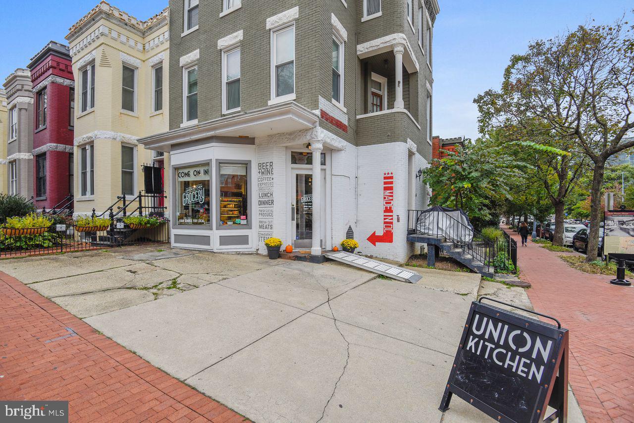 1110 3RD ST NE, WASHINGTON, District Of Columbia 20002, 2 Bedrooms Bedrooms, ,1 BathroomBathrooms,Residential,For sale,1110 3RD ST NE,DCDC2209022 MLS # DCDC2209022