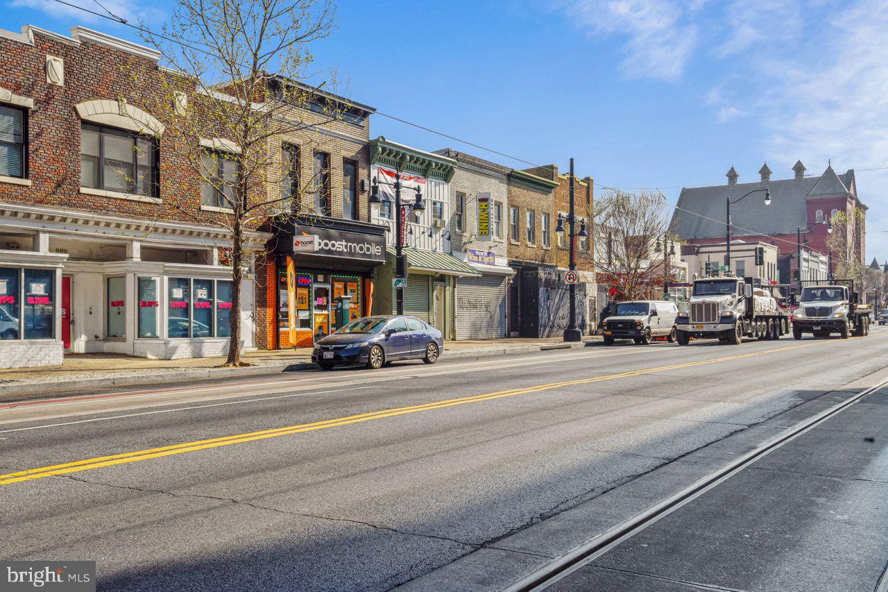 1110 3RD ST NE, WASHINGTON, District Of Columbia 20002, 2 Bedrooms Bedrooms, ,1 BathroomBathrooms,Residential,For sale,1110 3RD ST NE,DCDC2209022 MLS # DCDC2209022