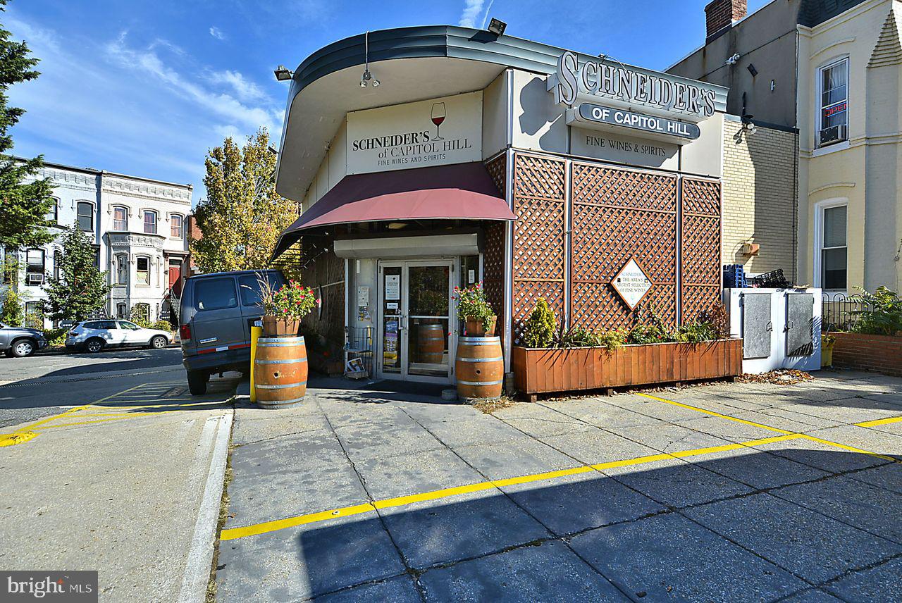 1110 3RD ST NE, WASHINGTON, District Of Columbia 20002, 2 Bedrooms Bedrooms, ,1 BathroomBathrooms,Residential,For sale,1110 3RD ST NE,DCDC2209022 MLS # DCDC2209022