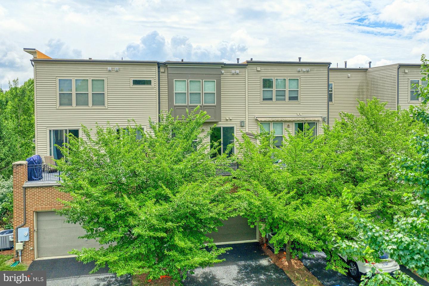 22816 GOLDSBOROUGH TER, BRAMBLETON, Virginia 20148, 4 Bedrooms Bedrooms, ,3 BathroomsBathrooms,Residential,For sale,22816 GOLDSBOROUGH TER,VALO2101522 MLS # VALO2101522