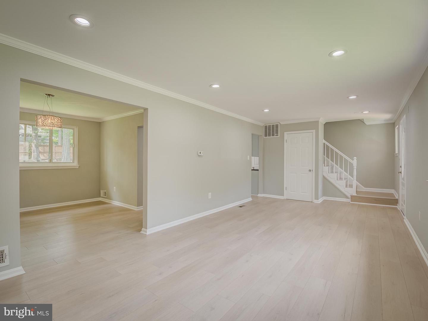 6812 LANDOR LN, SPRINGFIELD, Virginia 22152, 5 Bedrooms Bedrooms, ,4 BathroomsBathrooms,Residential,For sale,6812 LANDOR LN,VAFX2254344 MLS # VAFX2254344
