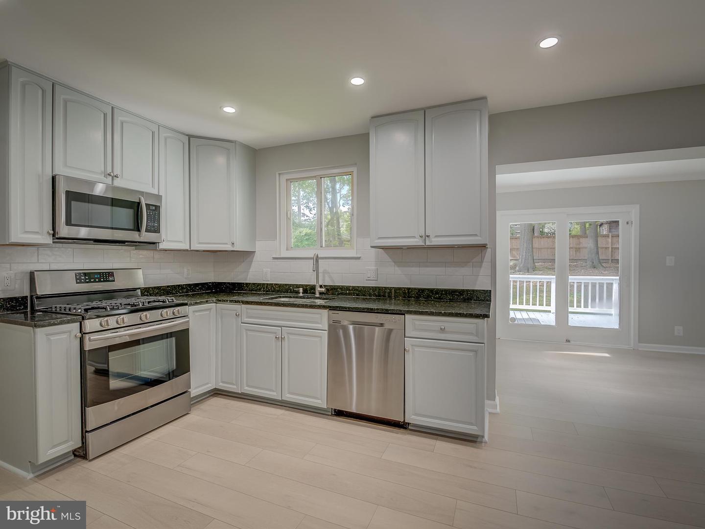 6812 LANDOR LN, SPRINGFIELD, Virginia 22152, 5 Bedrooms Bedrooms, ,4 BathroomsBathrooms,Residential,For sale,6812 LANDOR LN,VAFX2254344 MLS # VAFX2254344