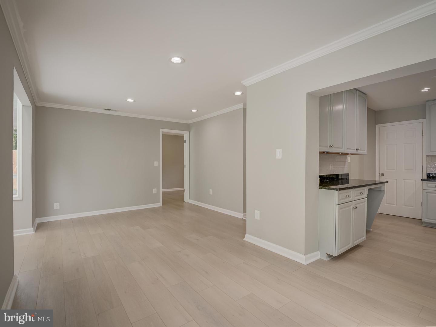 6812 LANDOR LN, SPRINGFIELD, Virginia 22152, 5 Bedrooms Bedrooms, ,4 BathroomsBathrooms,Residential,For sale,6812 LANDOR LN,VAFX2254344 MLS # VAFX2254344