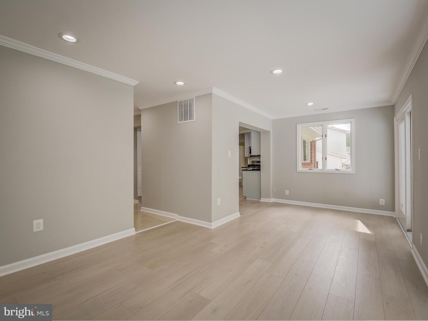 6812 LANDOR LN, SPRINGFIELD, Virginia 22152, 5 Bedrooms Bedrooms, ,4 BathroomsBathrooms,Residential,For sale,6812 LANDOR LN,VAFX2254344 MLS # VAFX2254344