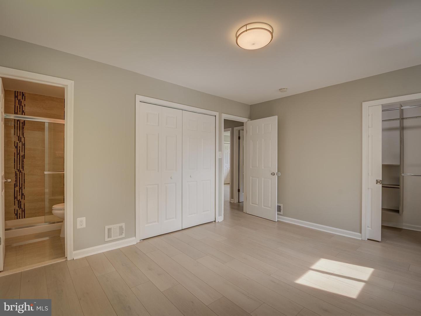 6812 LANDOR LN, SPRINGFIELD, Virginia 22152, 5 Bedrooms Bedrooms, ,4 BathroomsBathrooms,Residential,For sale,6812 LANDOR LN,VAFX2254344 MLS # VAFX2254344