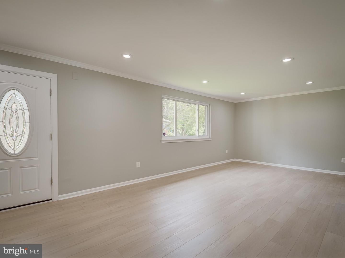 6812 LANDOR LN, SPRINGFIELD, Virginia 22152, 5 Bedrooms Bedrooms, ,4 BathroomsBathrooms,Residential,For sale,6812 LANDOR LN,VAFX2254344 MLS # VAFX2254344