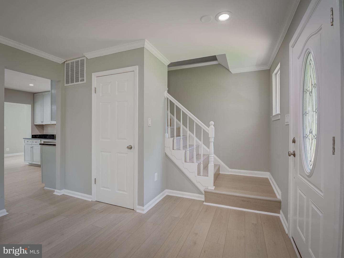 6812 LANDOR LN, SPRINGFIELD, Virginia 22152, 5 Bedrooms Bedrooms, ,4 BathroomsBathrooms,Residential,For sale,6812 LANDOR LN,VAFX2254344 MLS # VAFX2254344