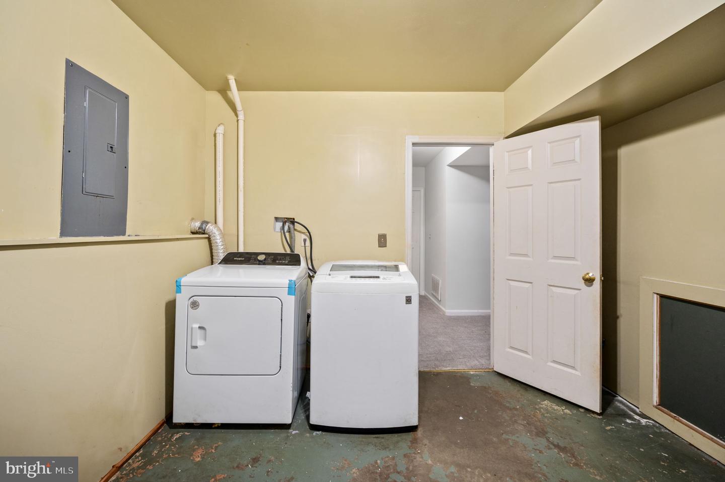 518 MONTGOMERY DR, RUTHER GLEN, Virginia 22546, 3 Bedrooms Bedrooms, ,3 BathroomsBathrooms,Residential,For sale,518 MONTGOMERY DR,VACV2008484 MLS # VACV2008484
