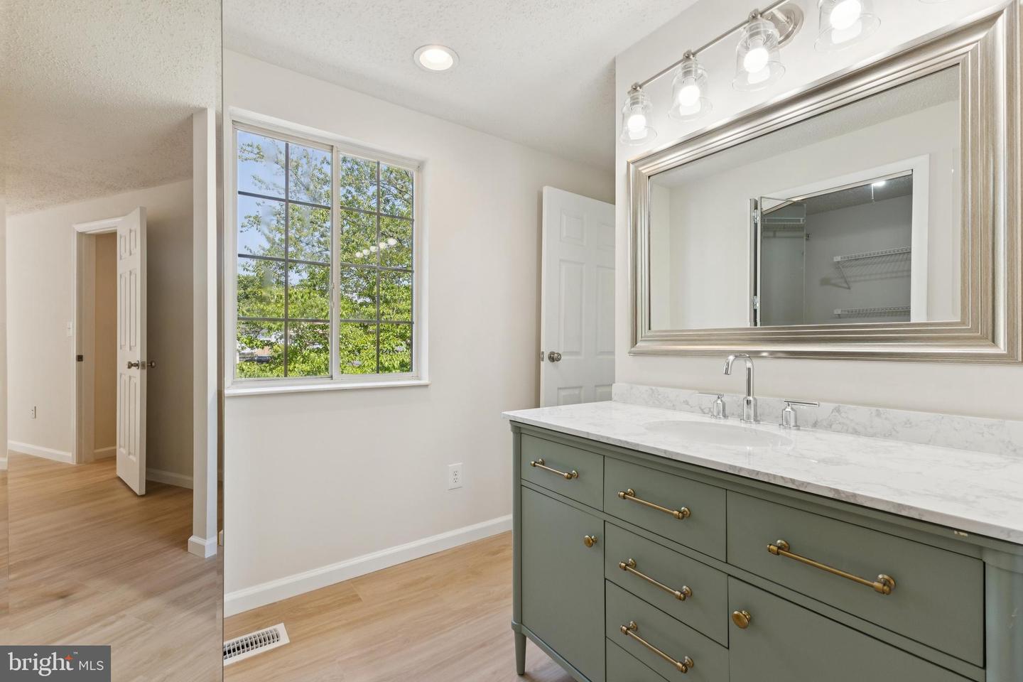 13586 RUSH DR, WOODBRIDGE, Virginia 22192, 4 Bedrooms Bedrooms, ,3 BathroomsBathrooms,Residential,For sale,13586 RUSH DR,VAPW2098880 MLS # VAPW2098880
