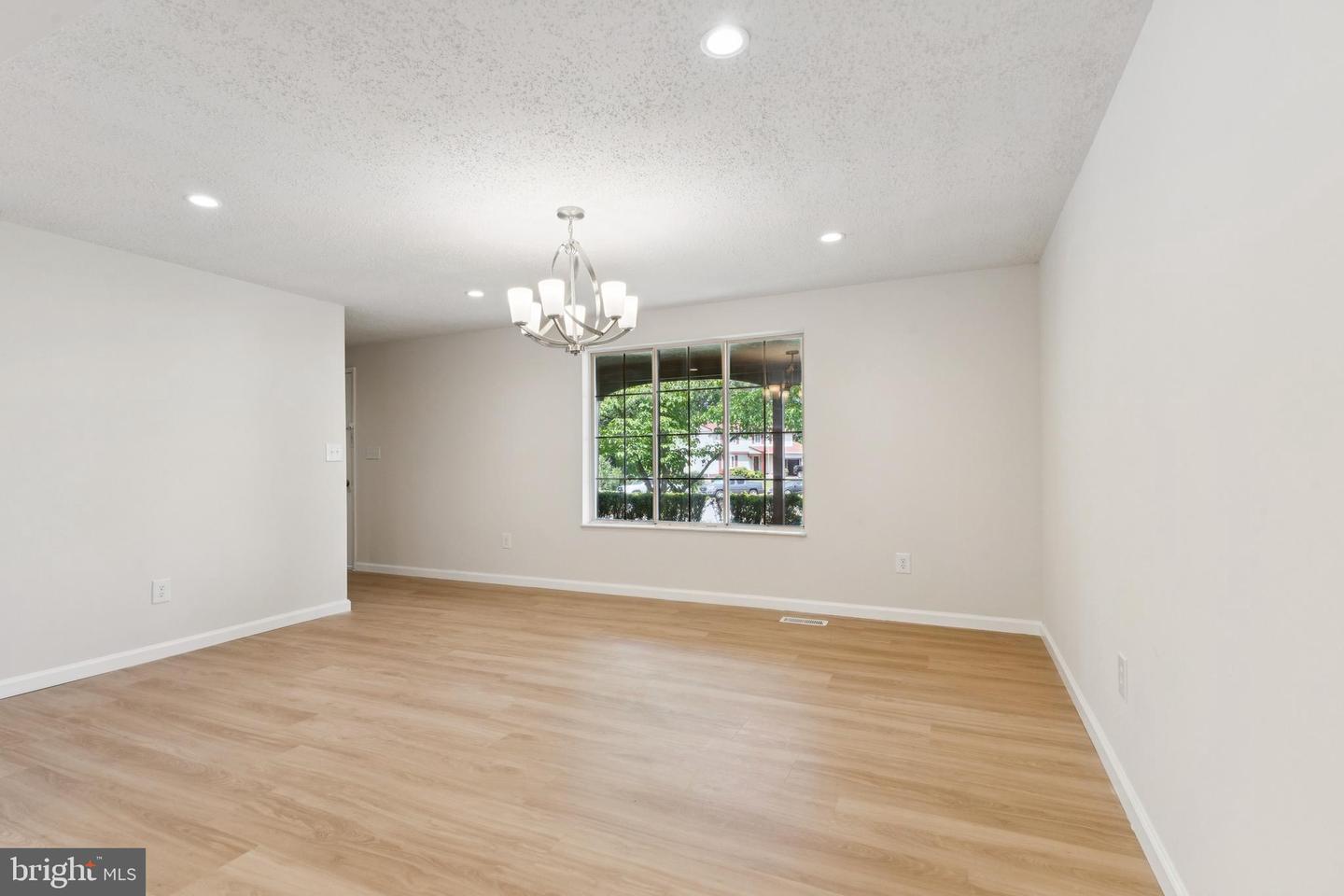 13586 RUSH DR, WOODBRIDGE, Virginia 22192, 4 Bedrooms Bedrooms, ,3 BathroomsBathrooms,Residential,For sale,13586 RUSH DR,VAPW2098880 MLS # VAPW2098880