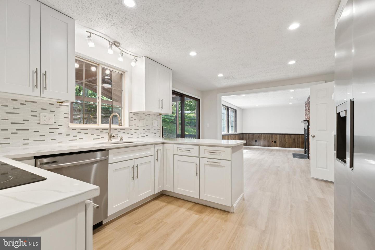 13586 RUSH DR, WOODBRIDGE, Virginia 22192, 4 Bedrooms Bedrooms, ,3 BathroomsBathrooms,Residential,For sale,13586 RUSH DR,VAPW2098880 MLS # VAPW2098880
