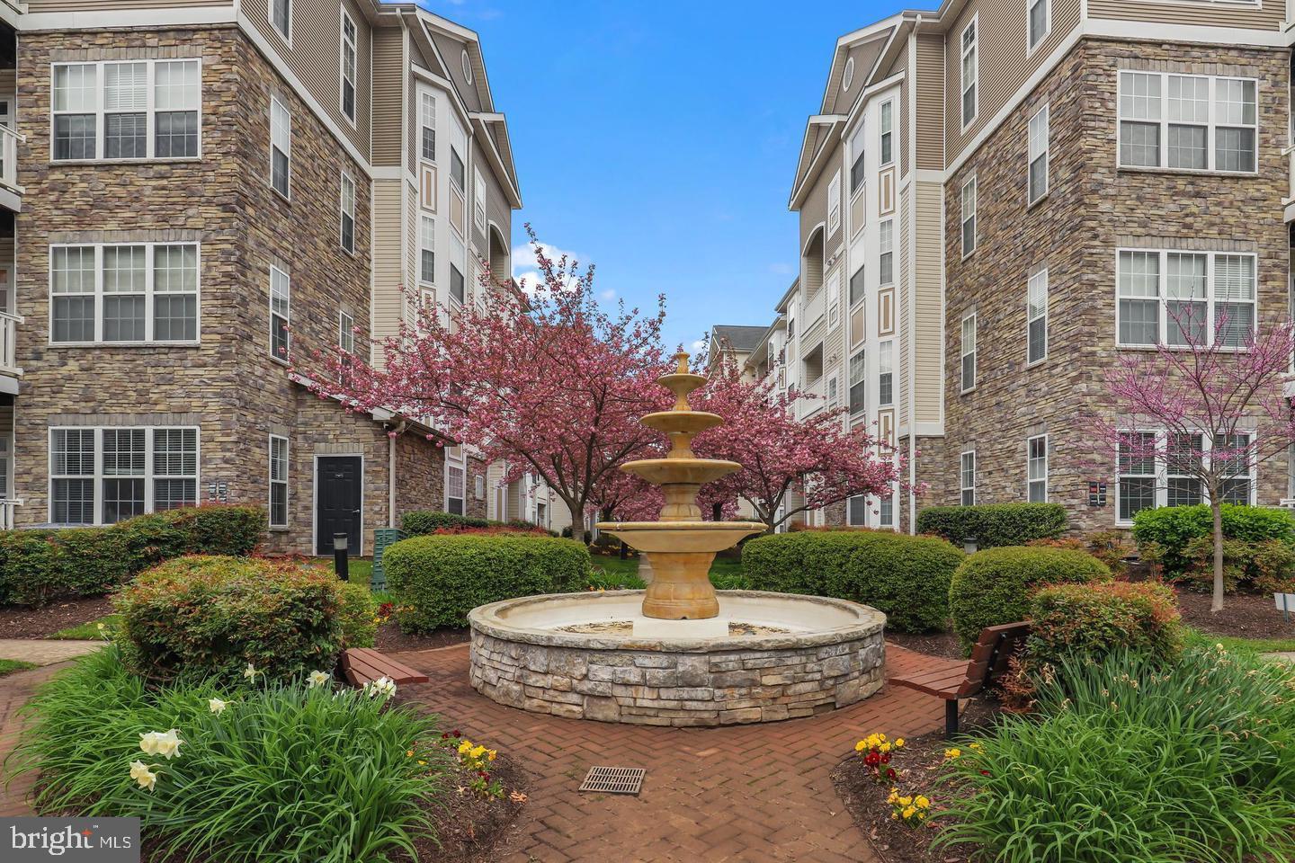 508 SUNSET VIEW TER SE #201, LEESBURG, Virginia 20175, 2 Bedrooms Bedrooms, ,2 BathroomsBathrooms,Residential,For sale,508 SUNSET VIEW TER SE #201,VALO2101654 MLS # VALO2101654